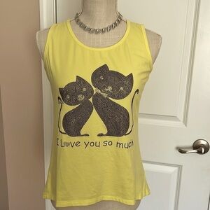 Lemon color tank top with two kittens bided. Size S.​​​​​​​​​